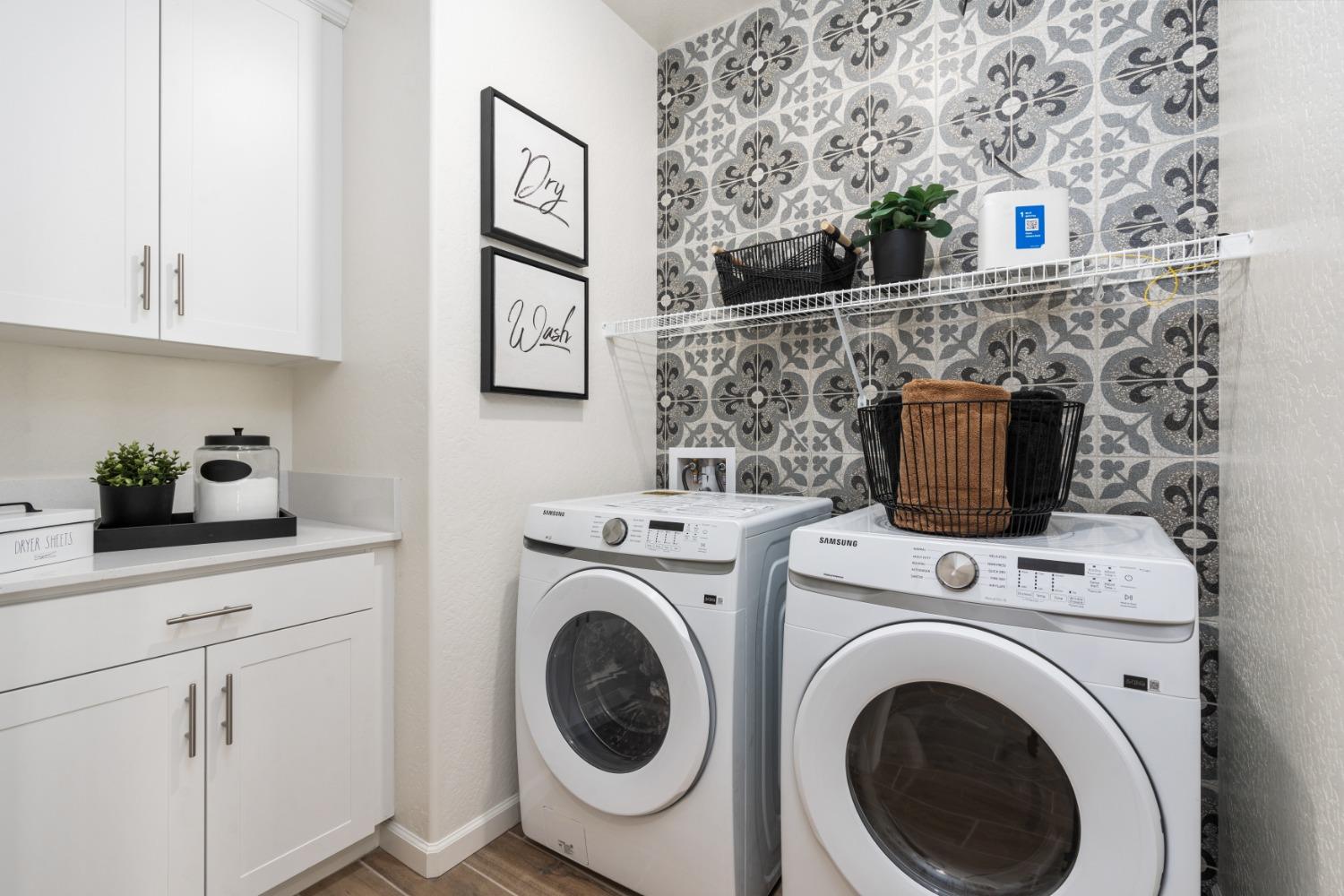 6776 E Carmen Ave, Fresno, CA 93727