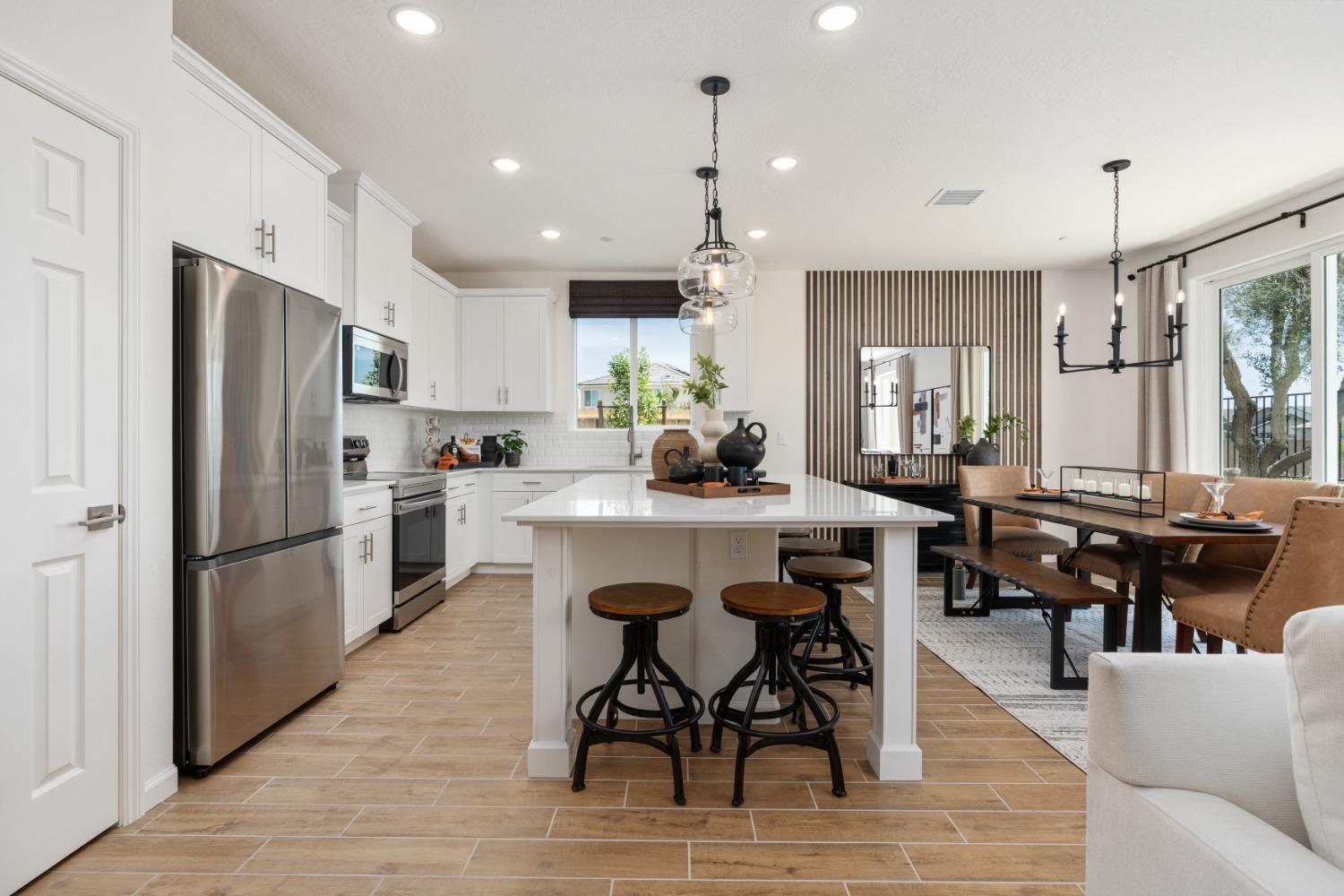 6776 E Carmen Ave, Fresno, CA 93727