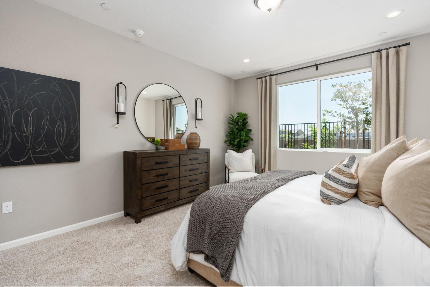 6776 E Carmen Ave, Fresno, CA 93727