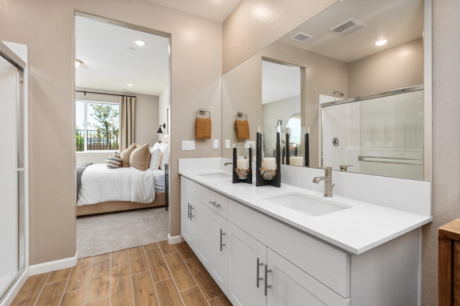 6776 E Carmen Ave, Fresno, CA 93727