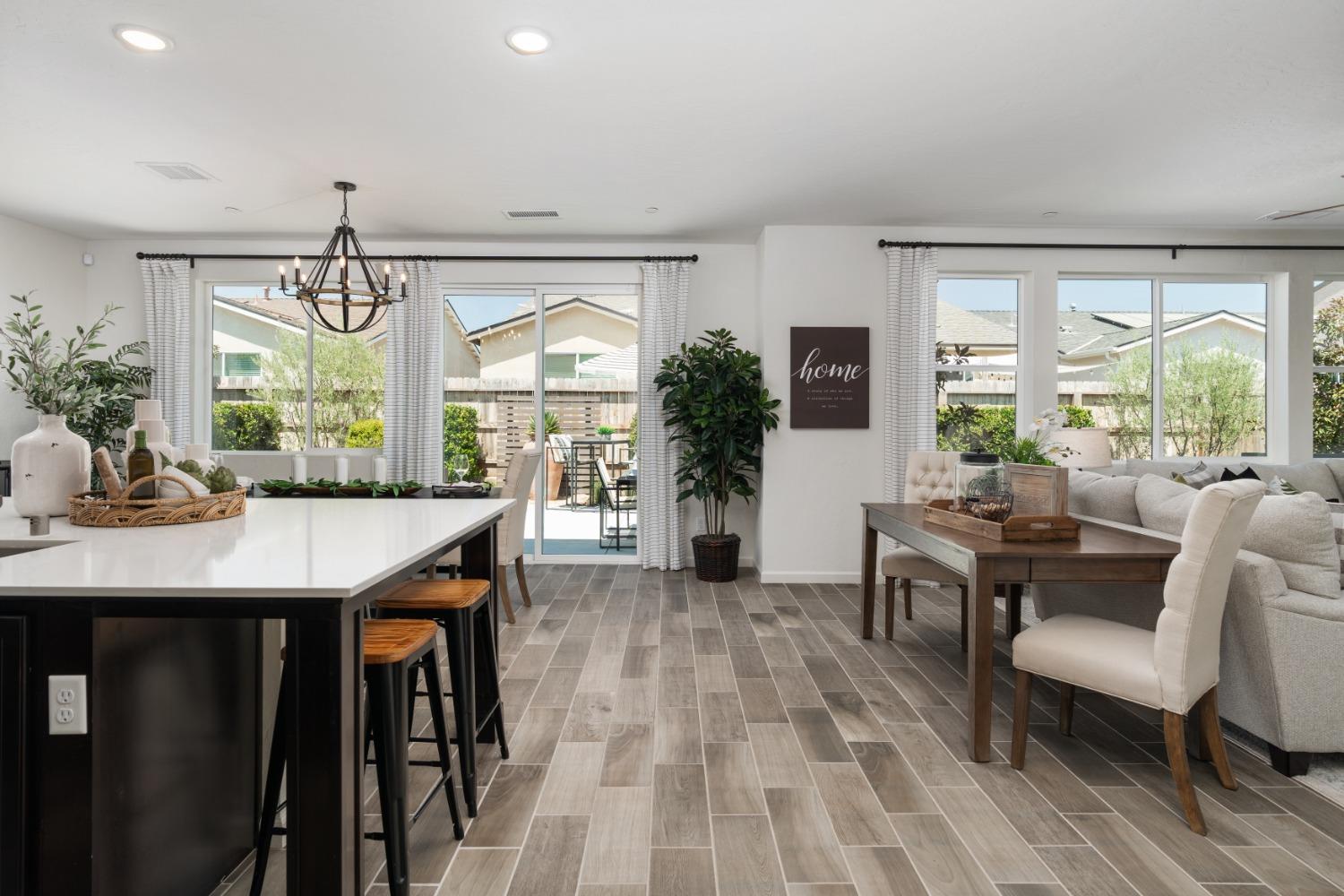 6768 E Carmen Ave, Fresno, CA 93727