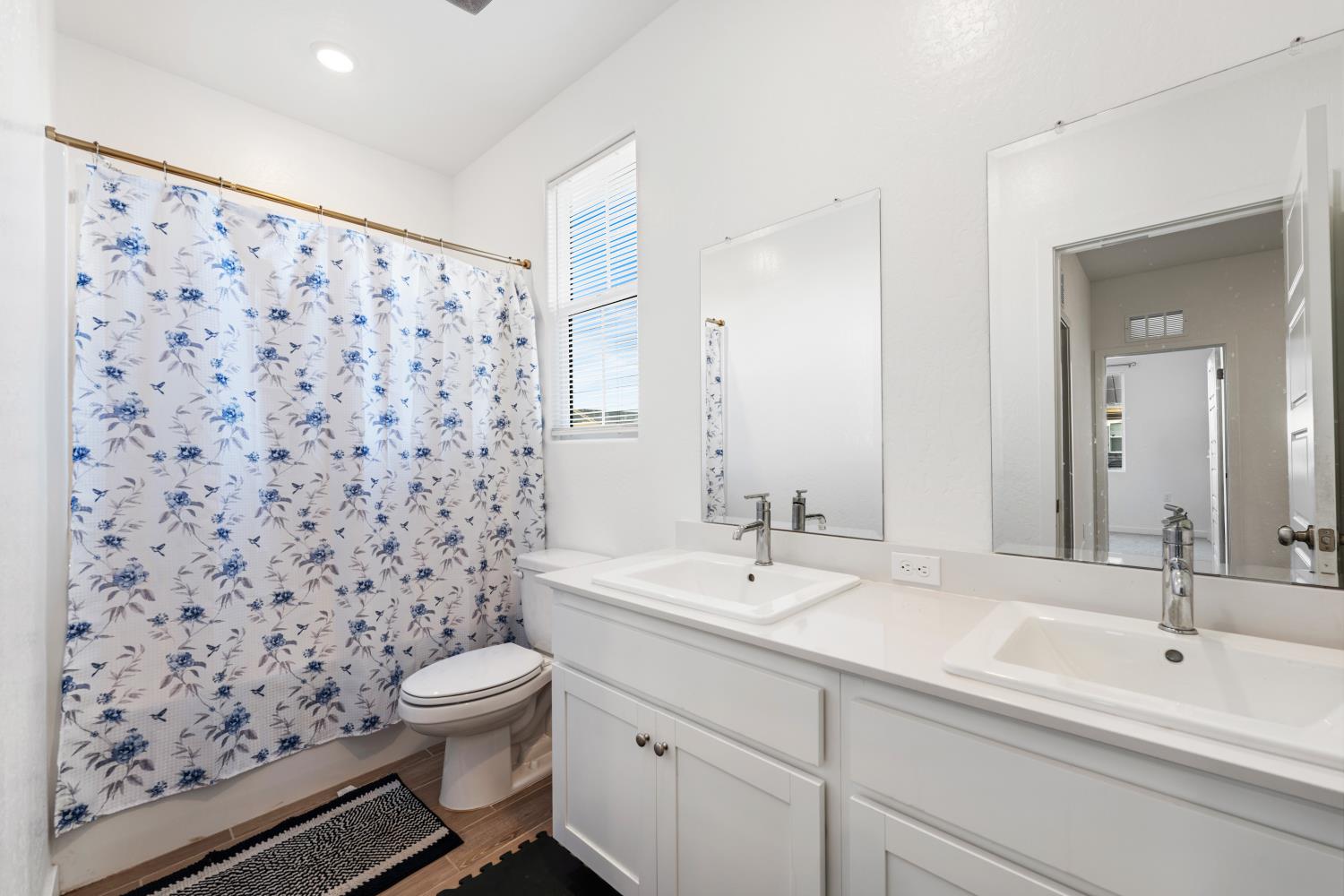 7020 W Holland Ave, Fresno, CA 93723