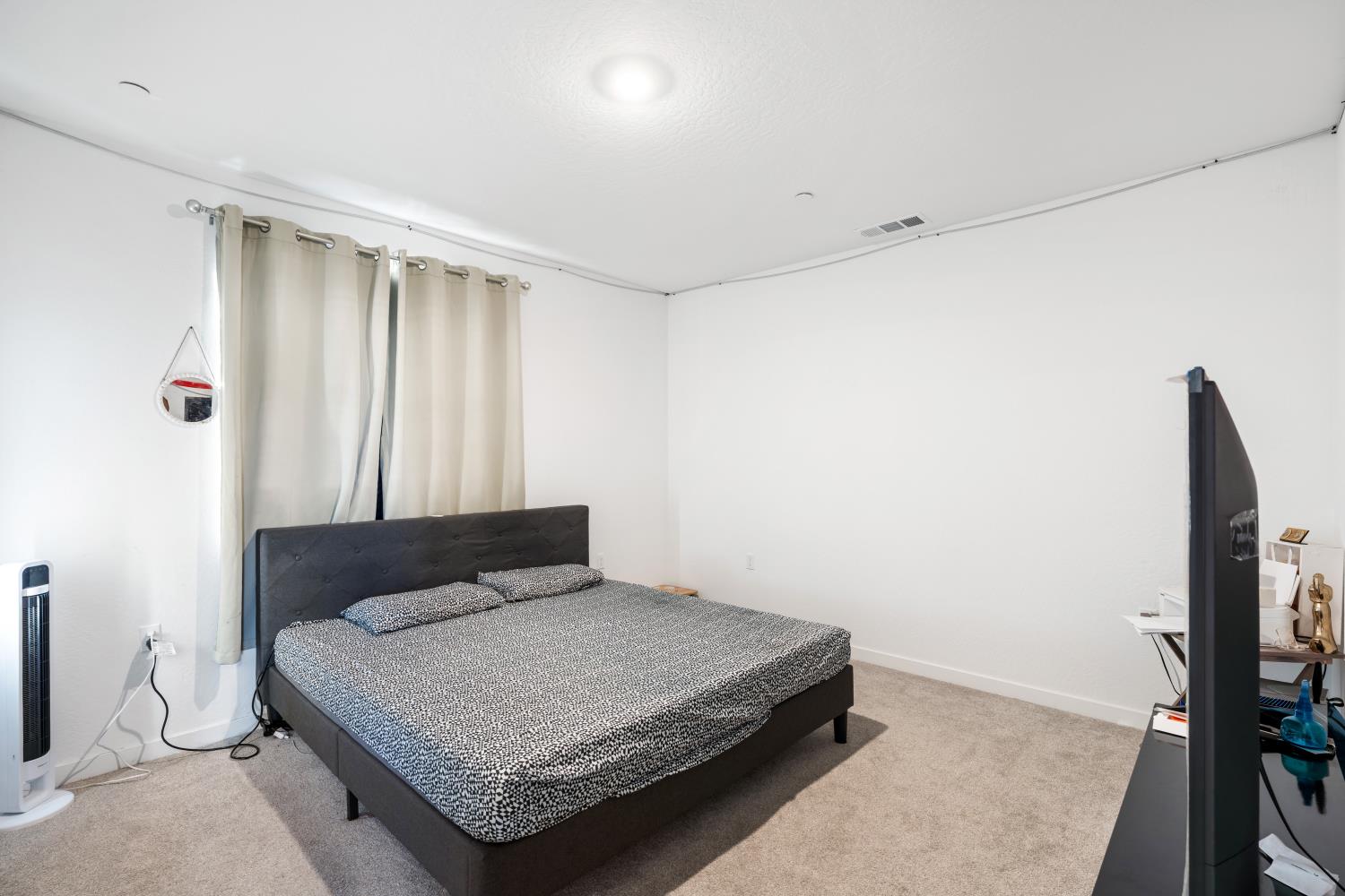 7020 W Holland Ave, Fresno, CA 93723