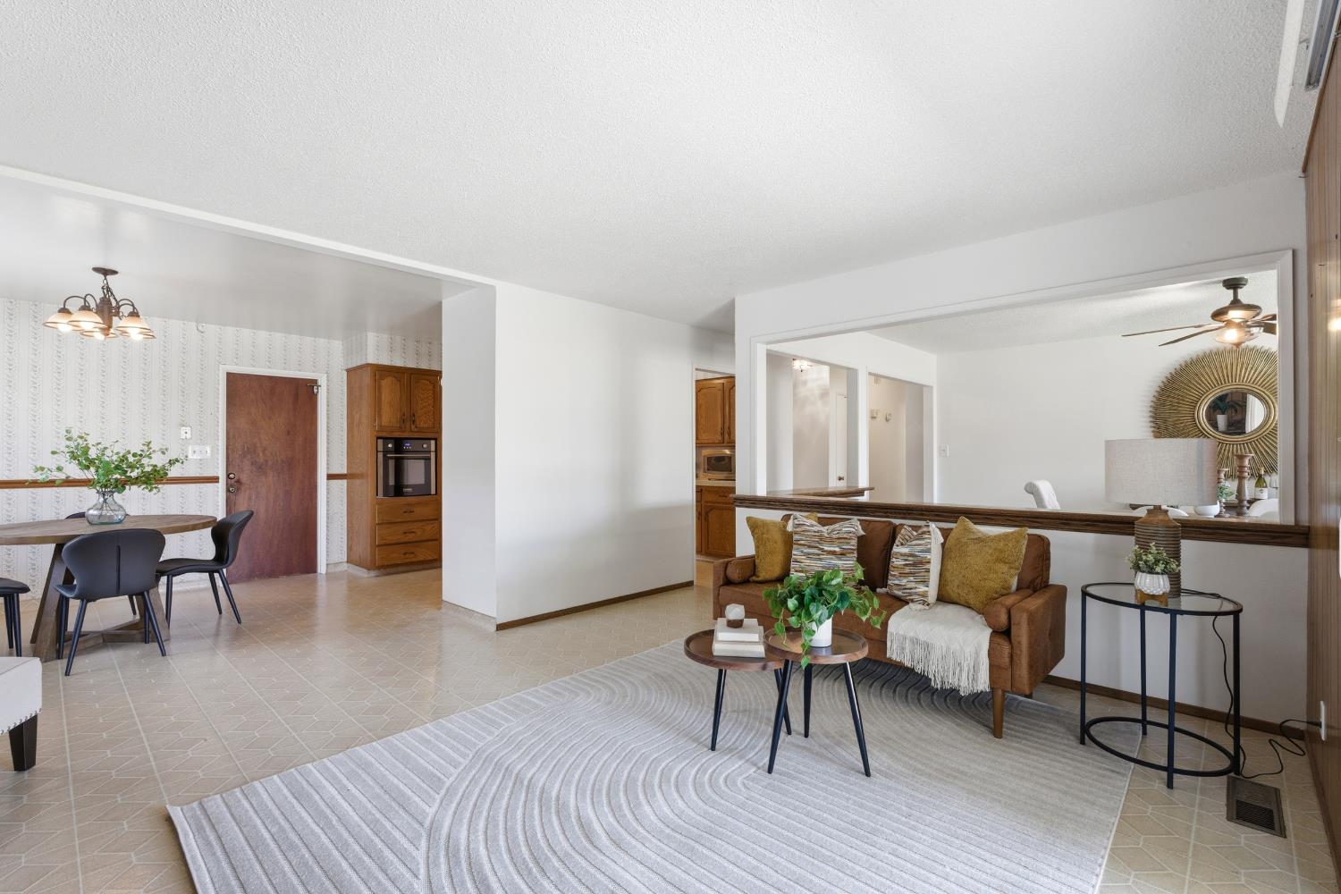 772 E Sample Ave, Fresno, CA 93710
