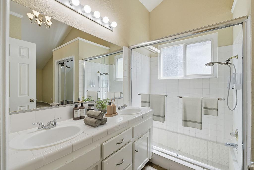 5215 W Fremont Ave, Fresno, CA 93722