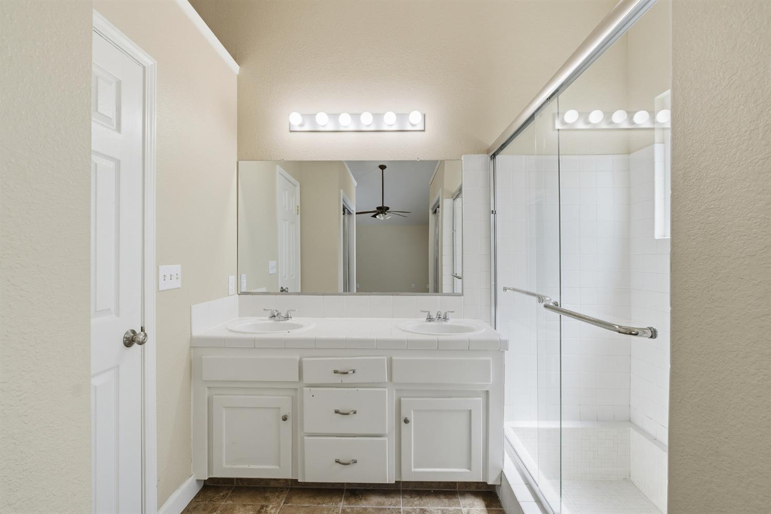 5215 W Fremont Ave, Fresno, CA 93722