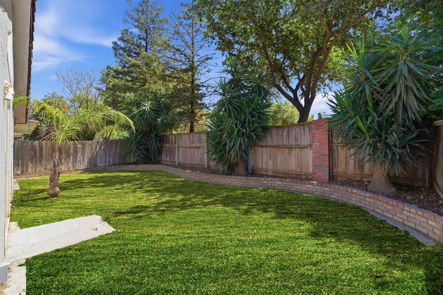 5215 W Fremont Ave, Fresno, CA 93722