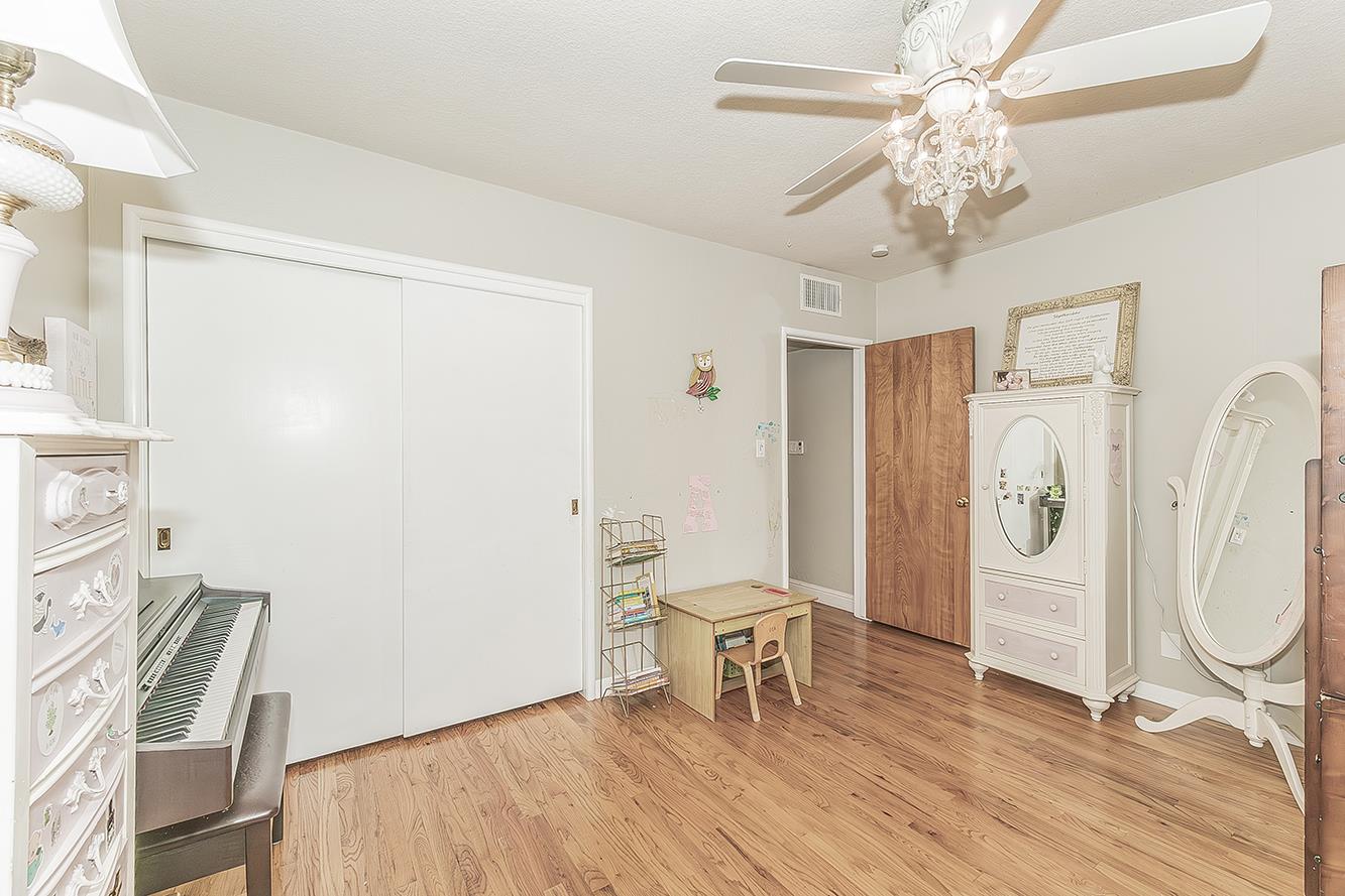 2836 N Arthur Ave, Fresno, CA 93705