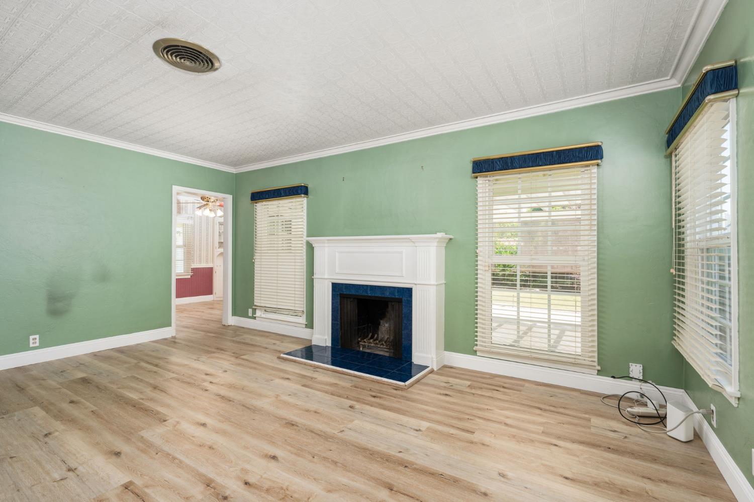1633 N Thorne Ave, Fresno, CA 93704