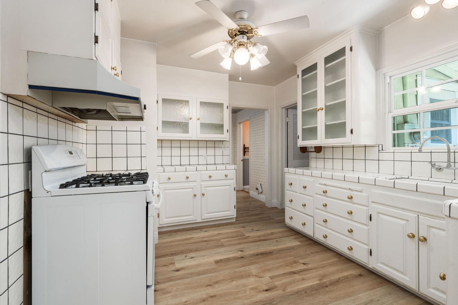 1633 N Thorne Ave, Fresno, CA 93704