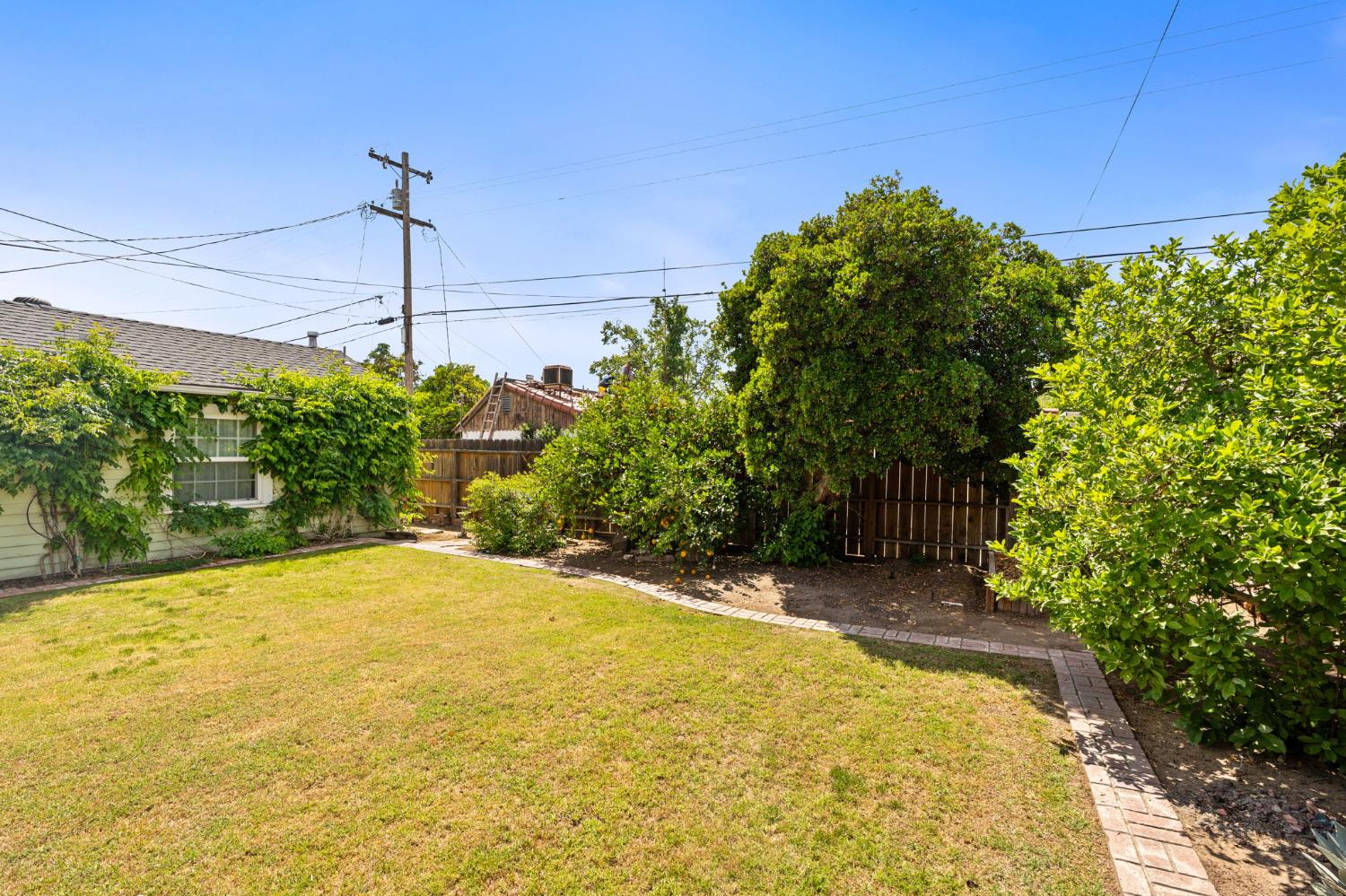 1633 N Thorne Ave, Fresno, CA 93704