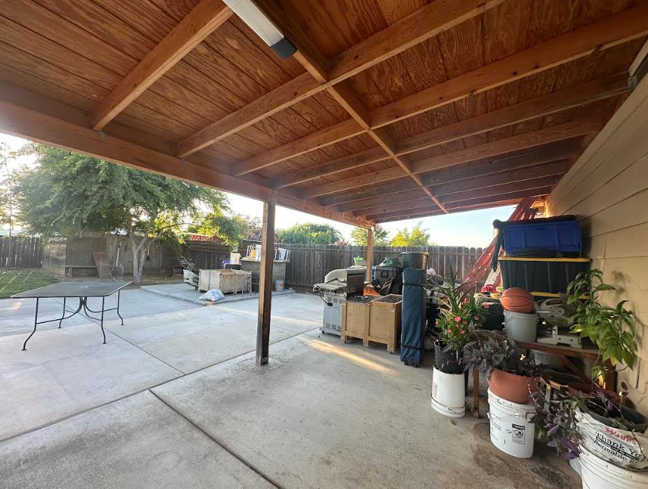 2390 S Laval Ave, Fresno, CA 93725