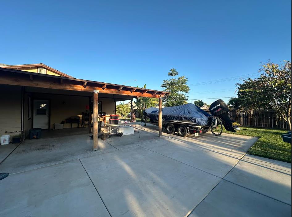 2390 S Laval Ave, Fresno, CA 93725