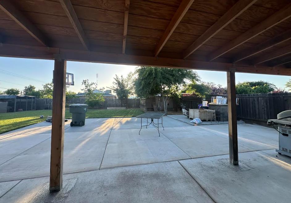2390 S Laval Ave, Fresno, CA 93725