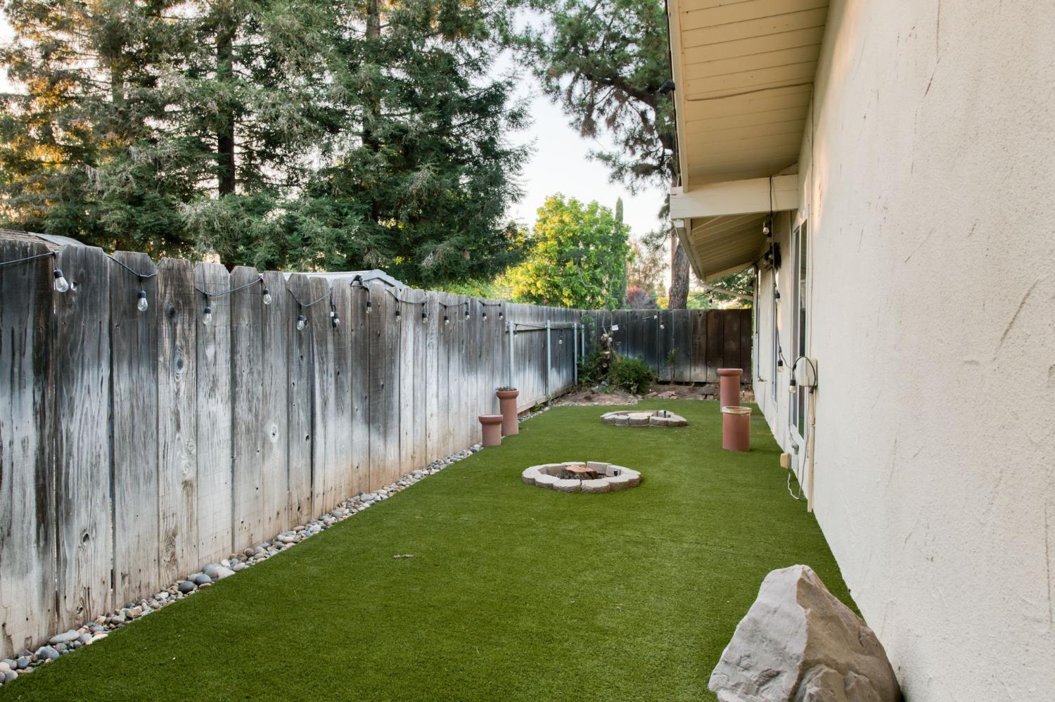 1687 W Dovewood, Fresno, CA 93711