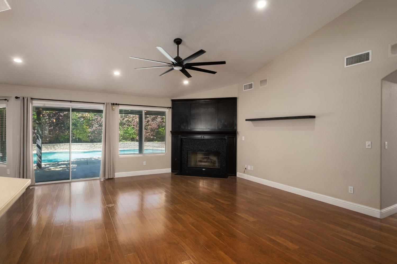 1678 E Trenton Ave, Fresno, CA 93720