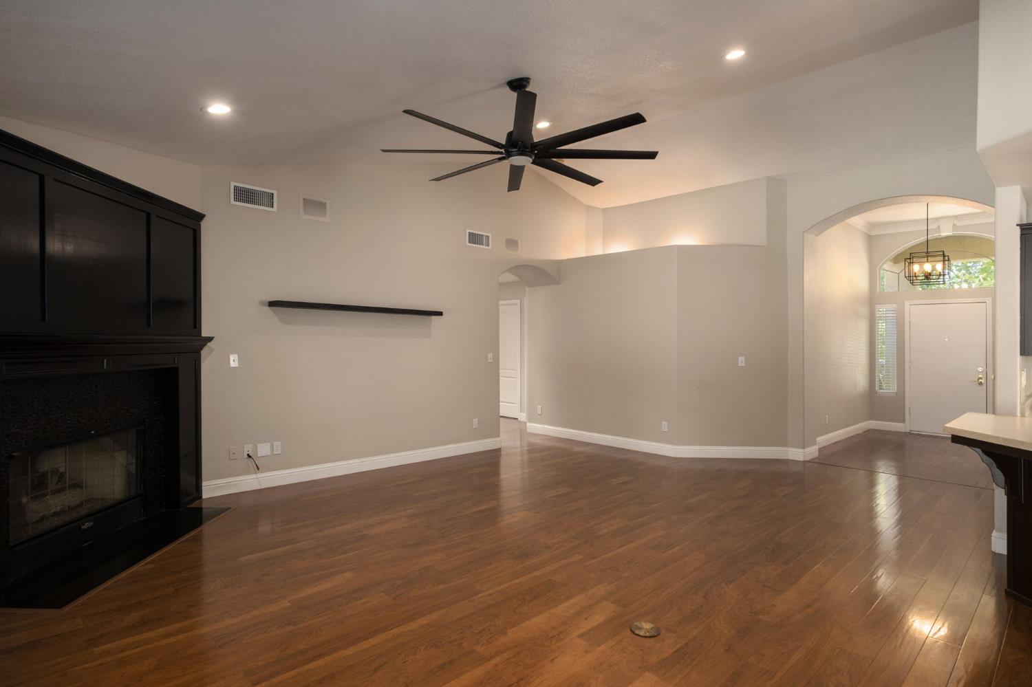1678 E Trenton Ave, Fresno, CA 93720