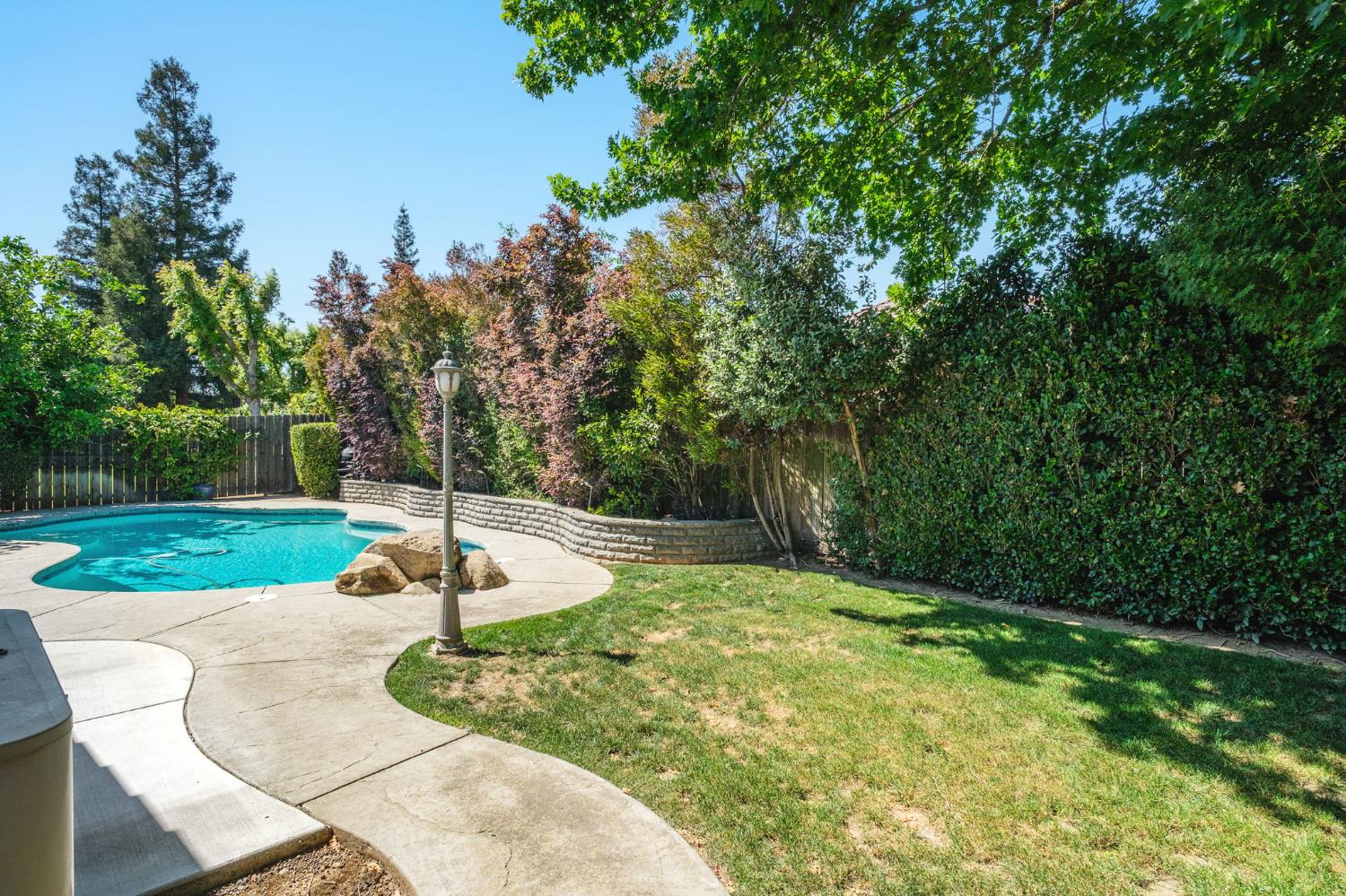 1678 E Trenton Ave, Fresno, CA 93720