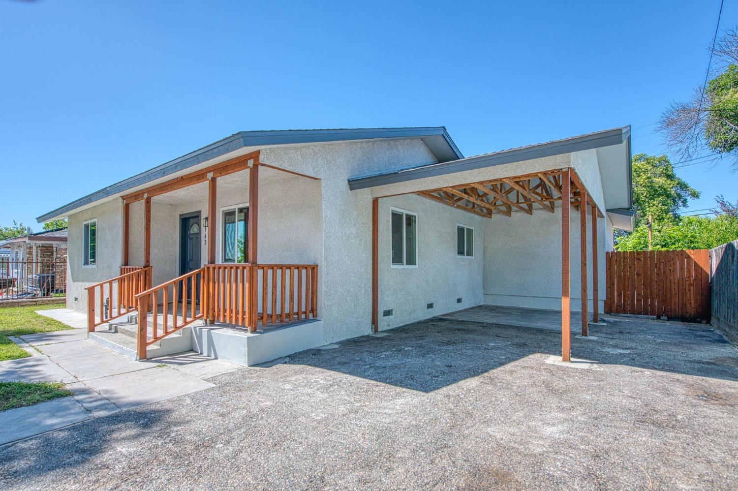 942 W Shields Ave, Fresno, CA 93705
