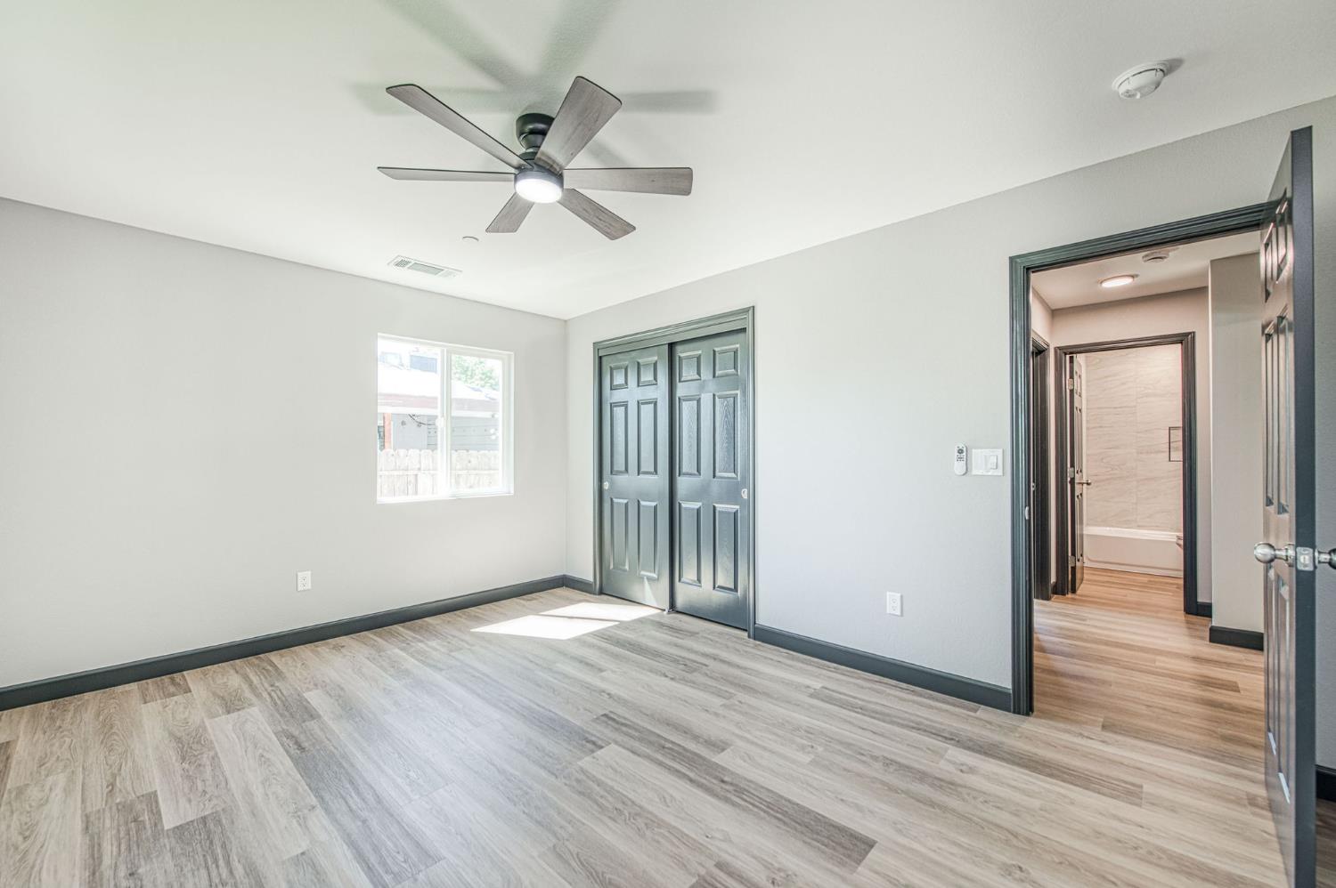 942 W Shields Ave, Fresno, CA 93705