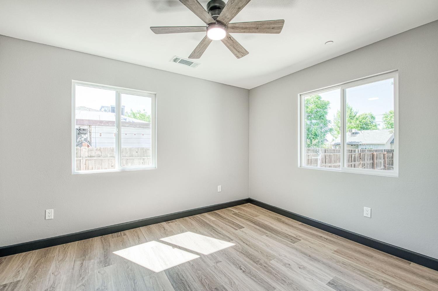942 W Shields Ave, Fresno, CA 93705