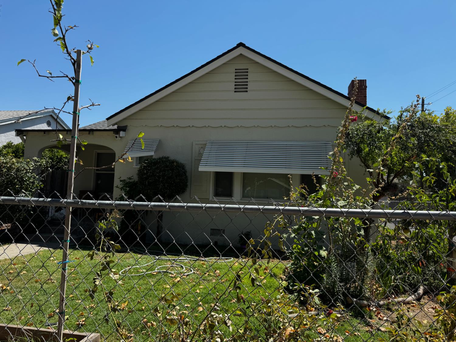 704 N Roosevelt Ave, Fresno, CA 93728