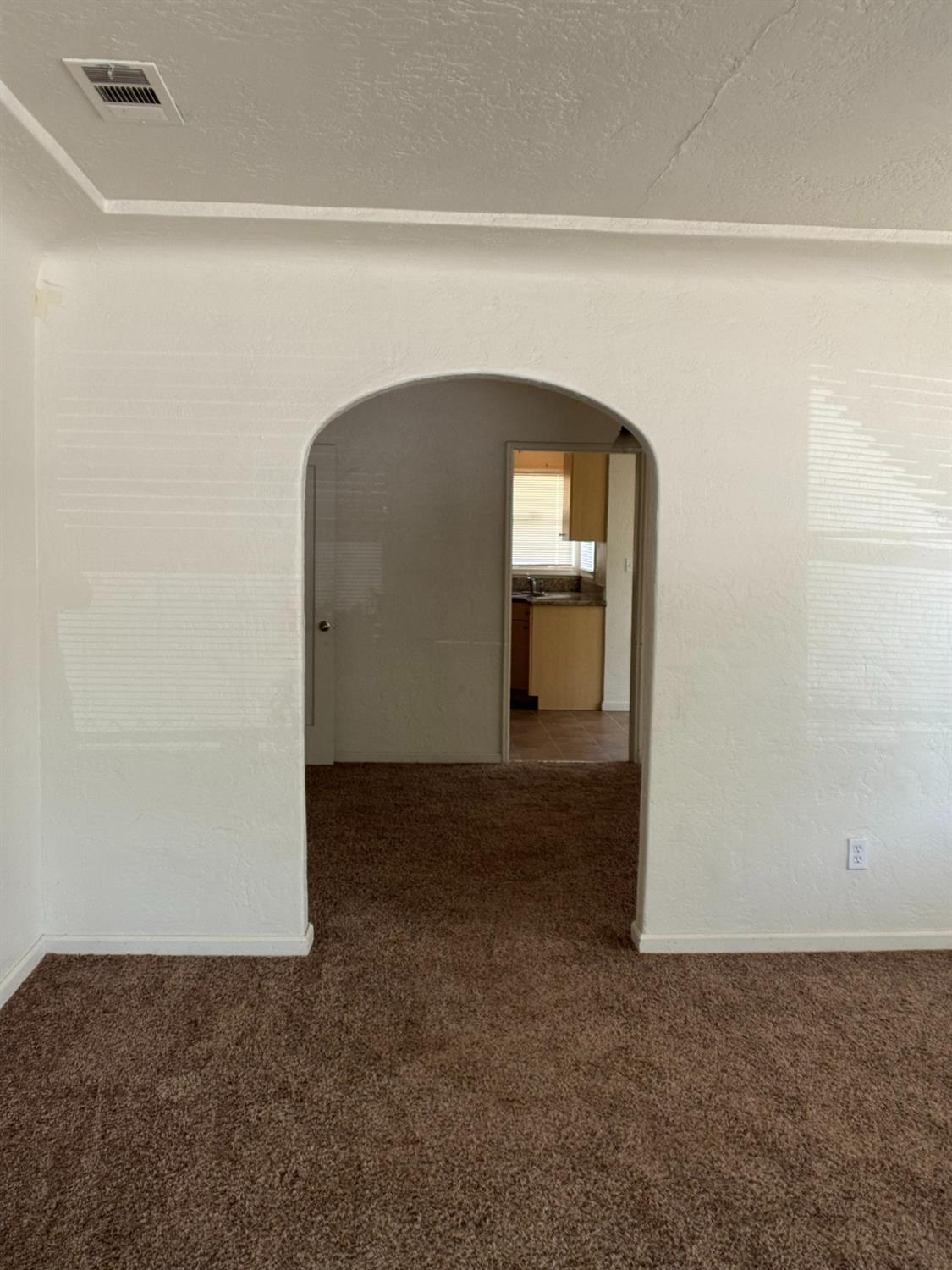 704 N Roosevelt Ave, Fresno, CA 93728