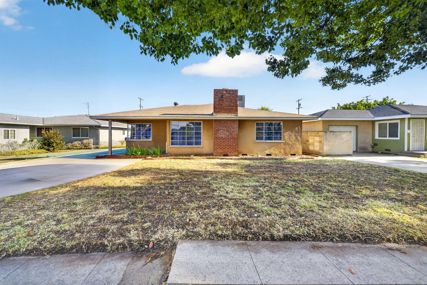 1025 W Fedora Ave, Fresno, CA 93705