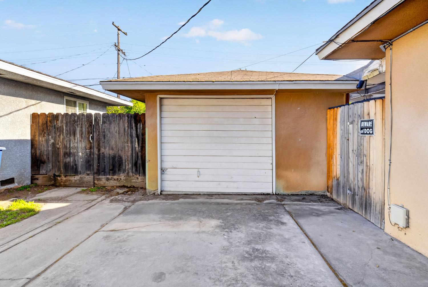 1025 W Fedora Ave, Fresno, CA 93705