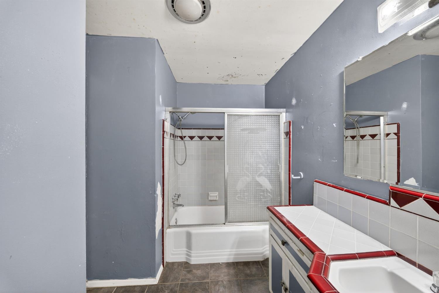 1025 W Fedora Ave, Fresno, CA 93705