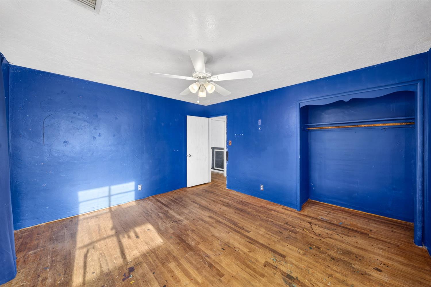 1025 W Fedora Ave, Fresno, CA 93705