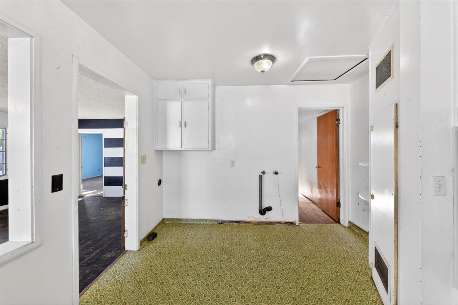 1025 W Fedora Ave, Fresno, CA 93705
