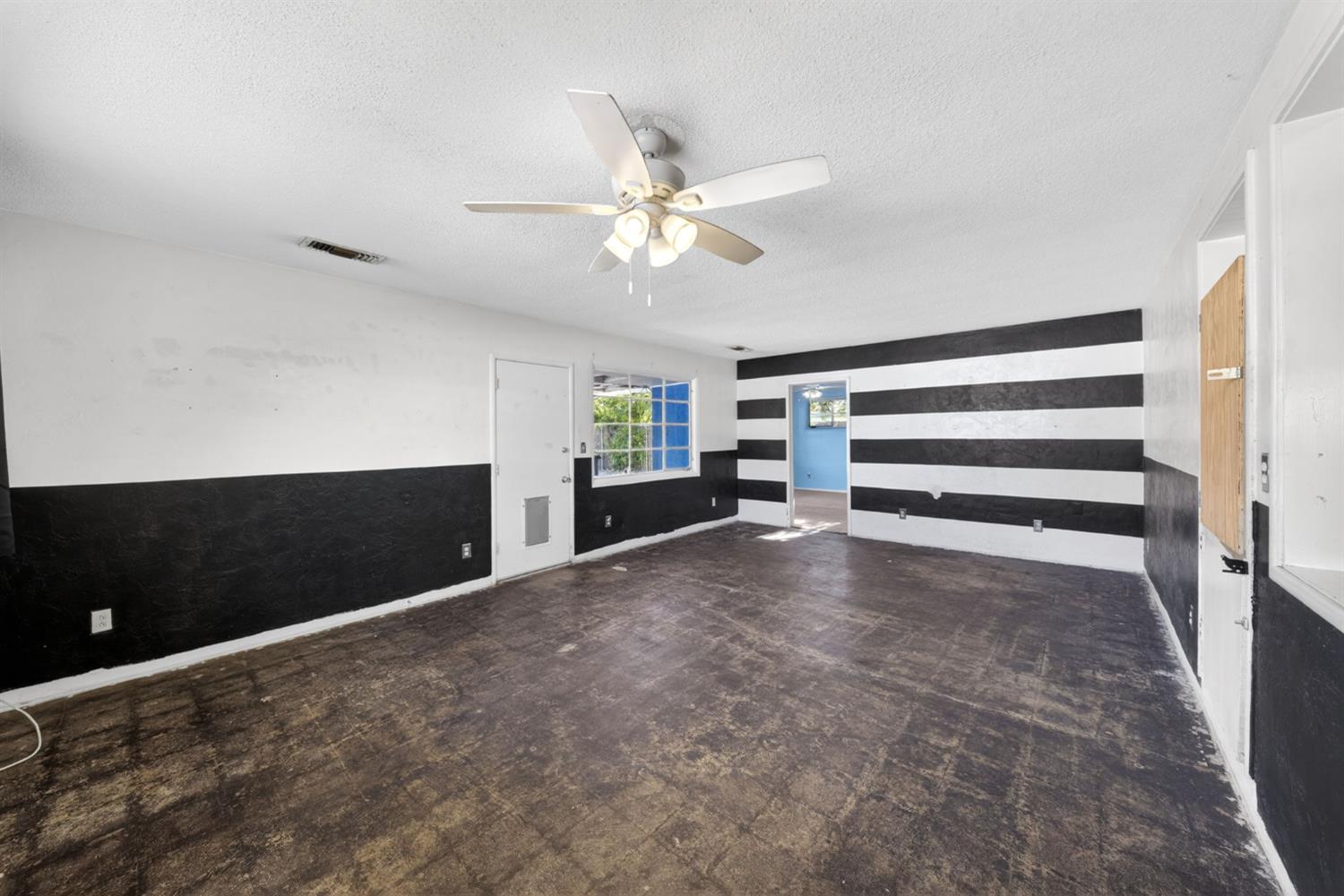 1025 W Fedora Ave, Fresno, CA 93705