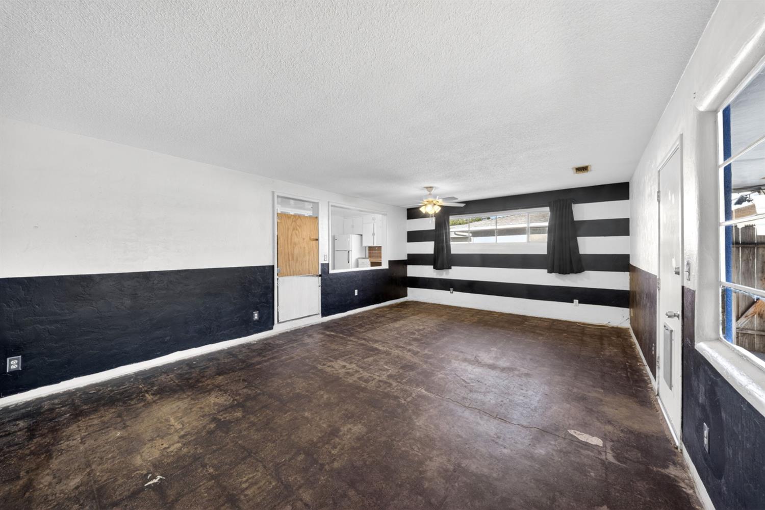 1025 W Fedora Ave, Fresno, CA 93705