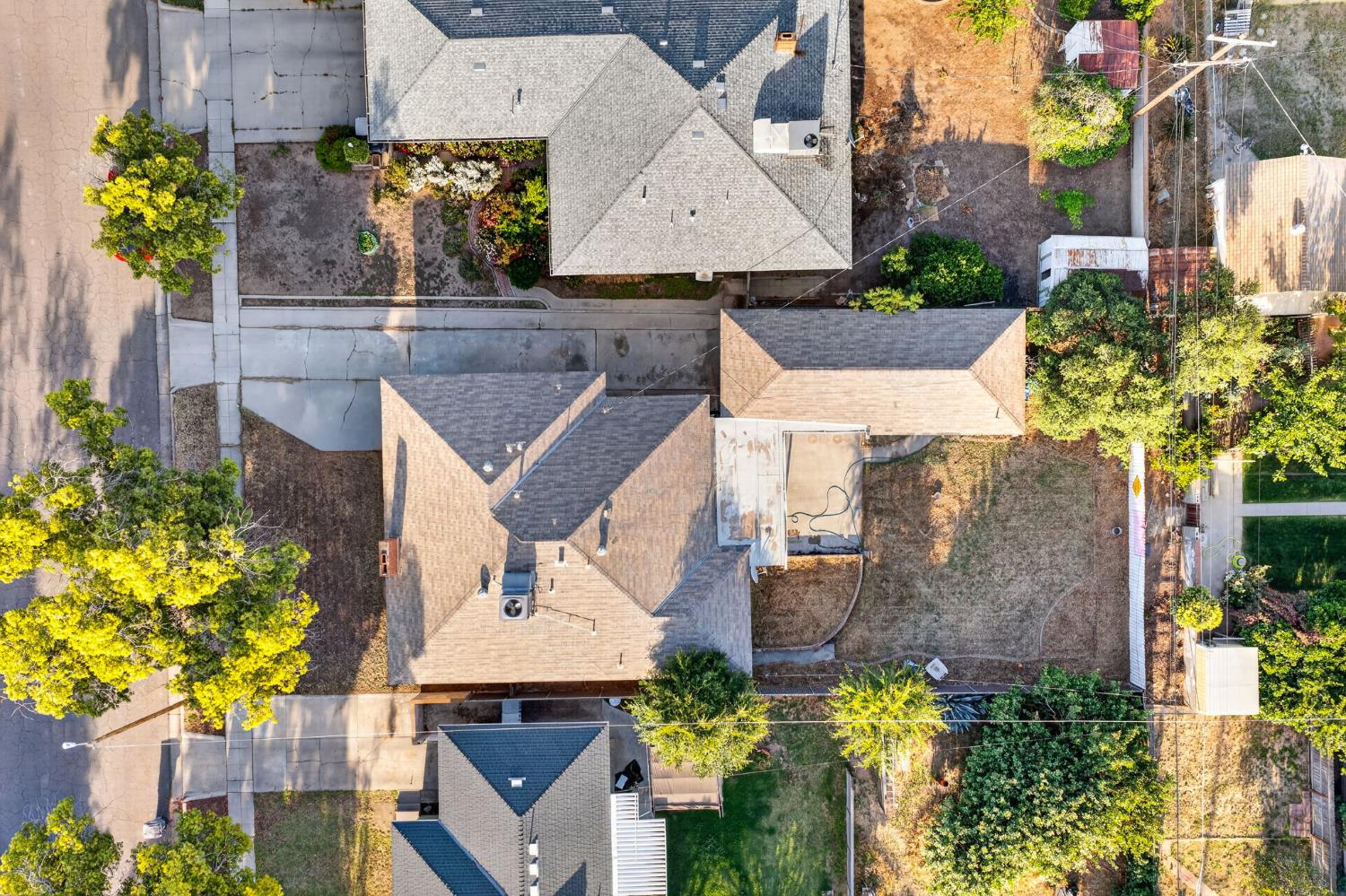 1025 W Fedora Ave, Fresno, CA 93705