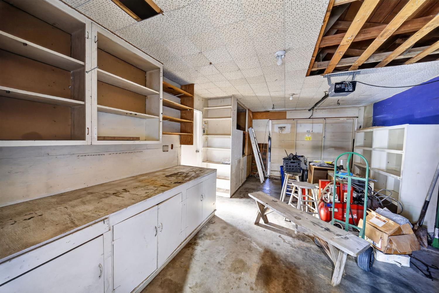 1025 W Fedora Ave, Fresno, CA 93705