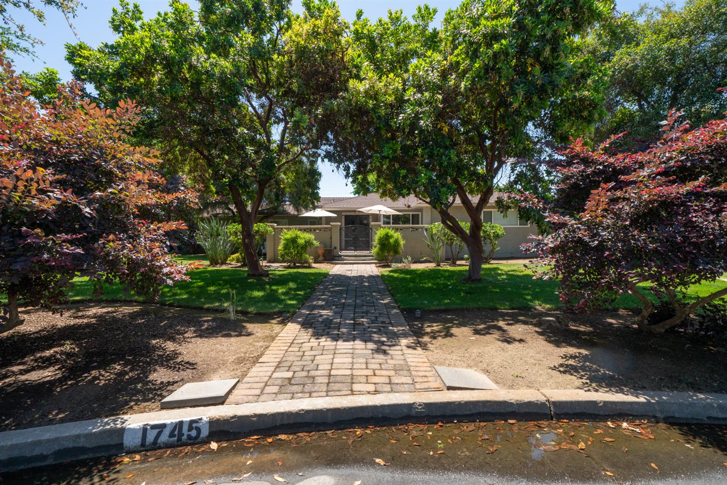 1745 W San Madele Ave, Fresno, CA 93711