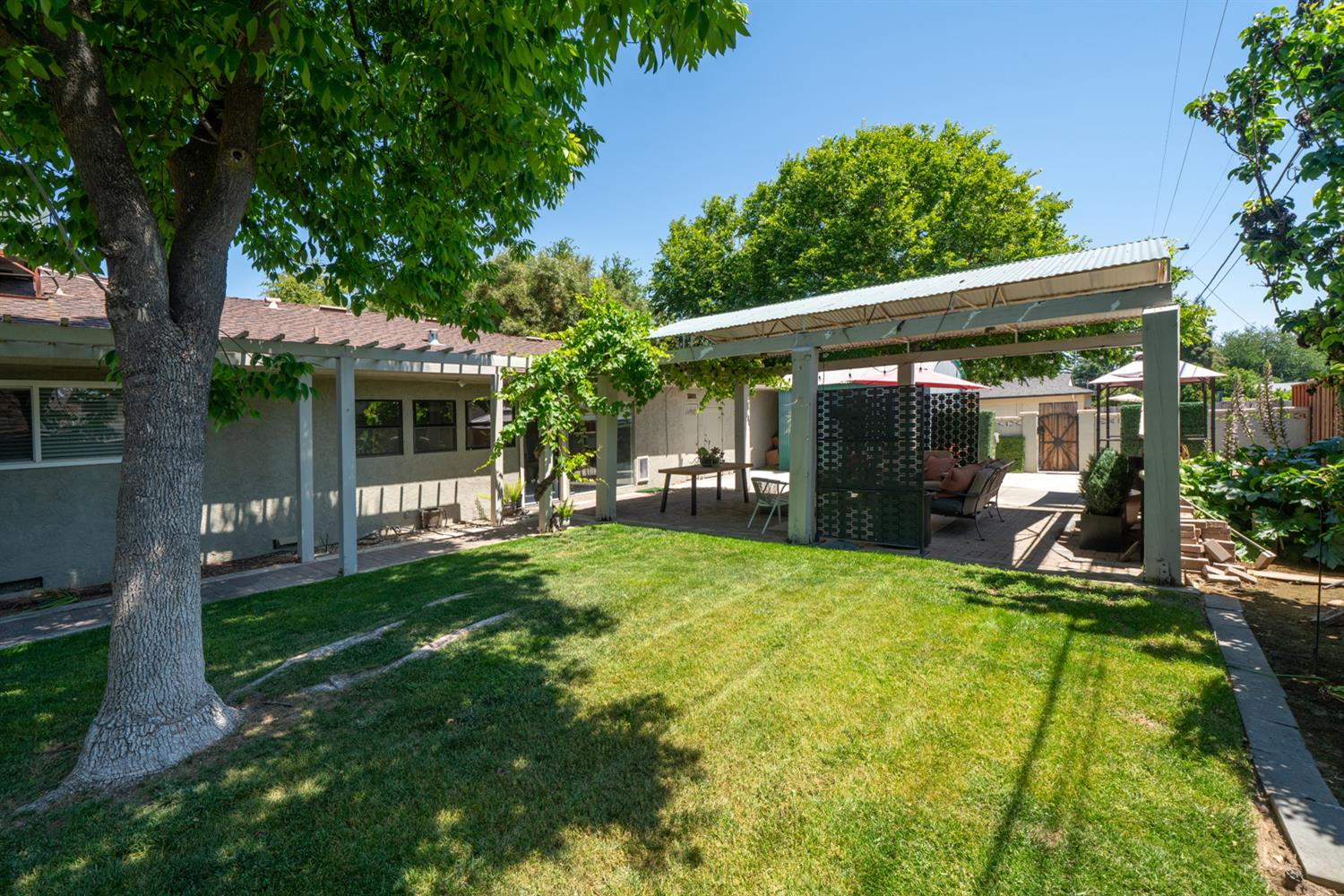 1745 W San Madele Ave, Fresno, CA 93711