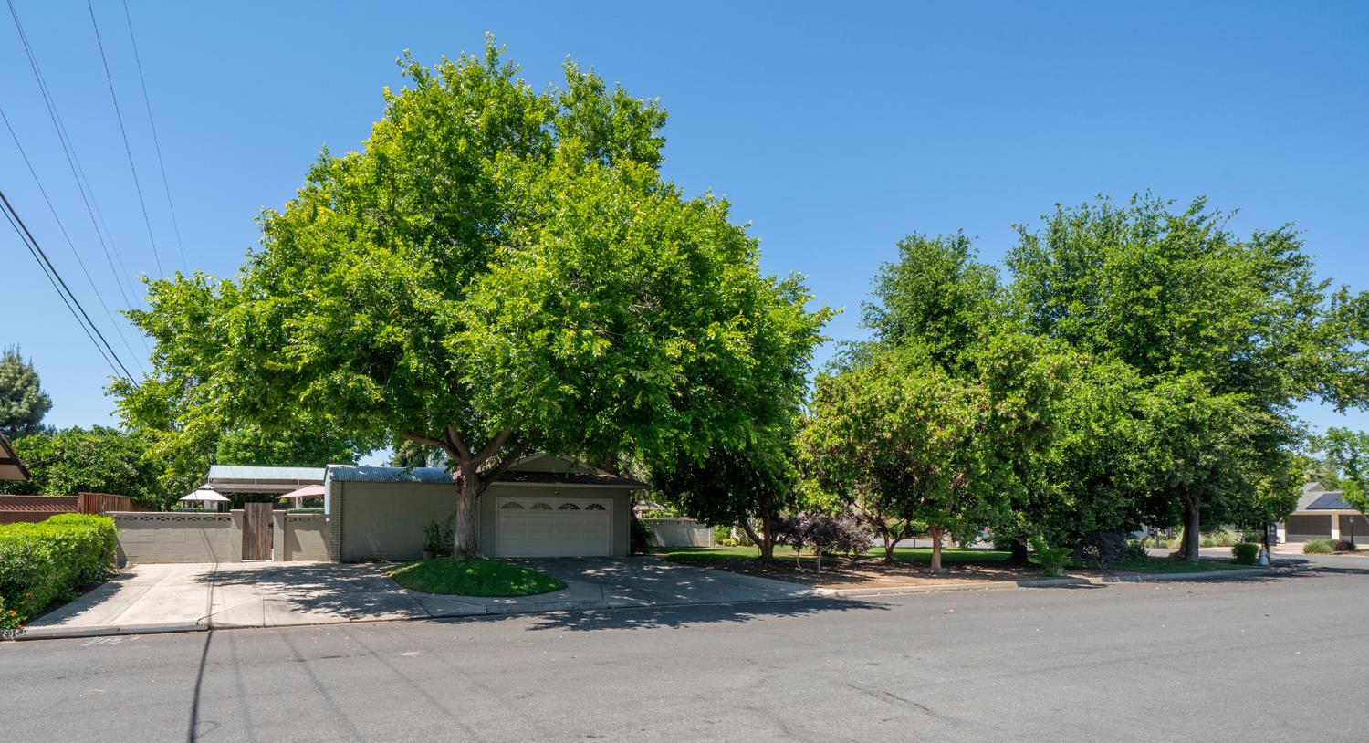 1745 W San Madele Ave, Fresno, CA 93711