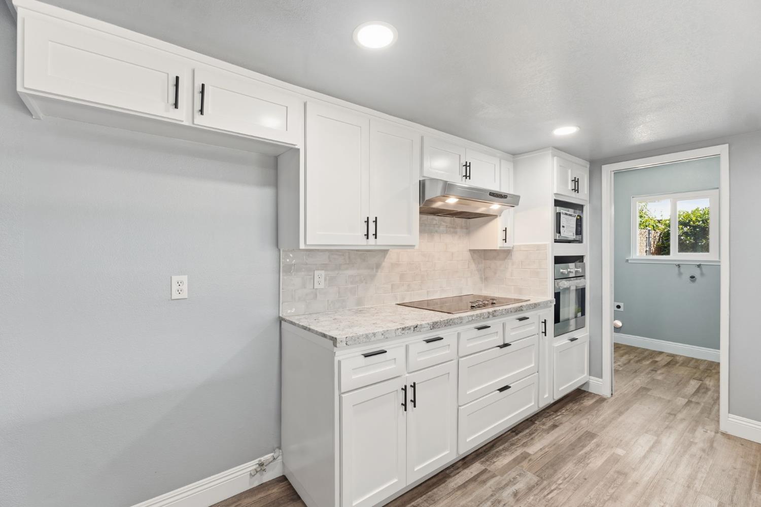 343 N Orangewood Ave, Fresno, CA 93727