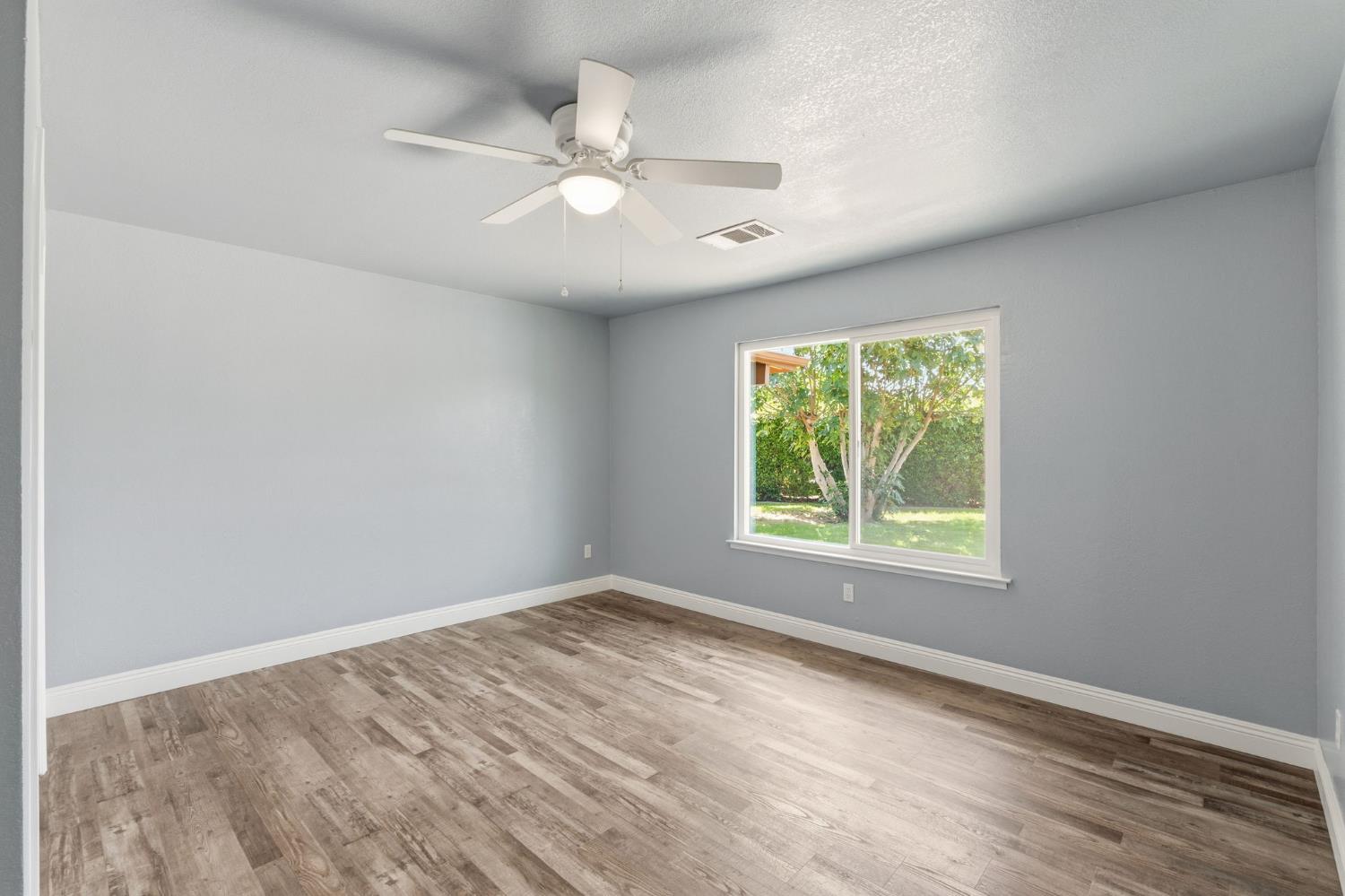 343 N Orangewood Ave, Fresno, CA 93727