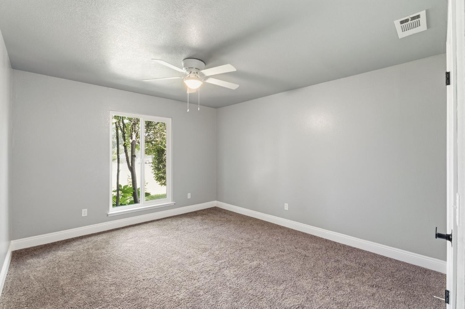343 N Orangewood Ave, Fresno, CA 93727