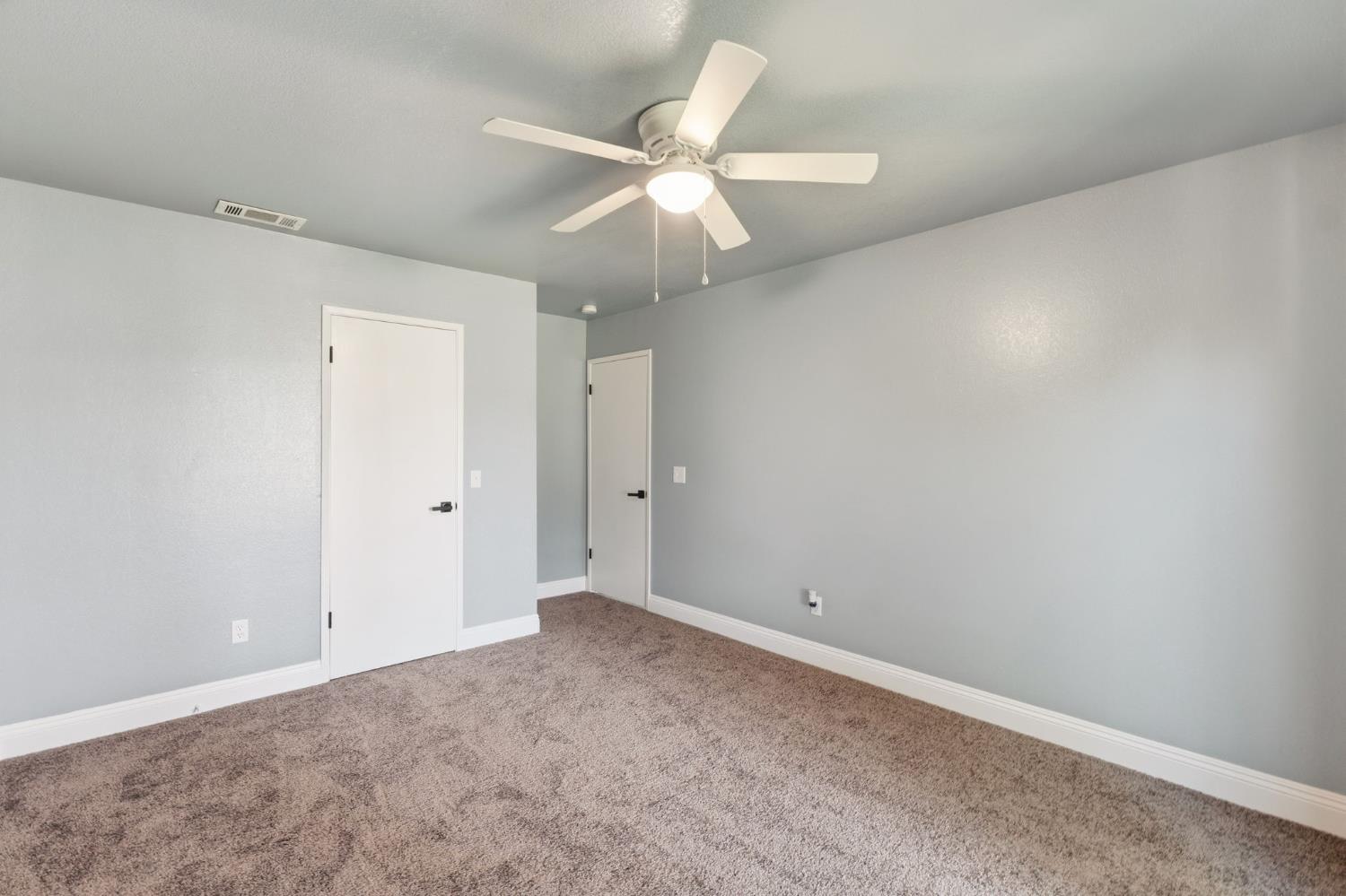 343 N Orangewood Ave, Fresno, CA 93727