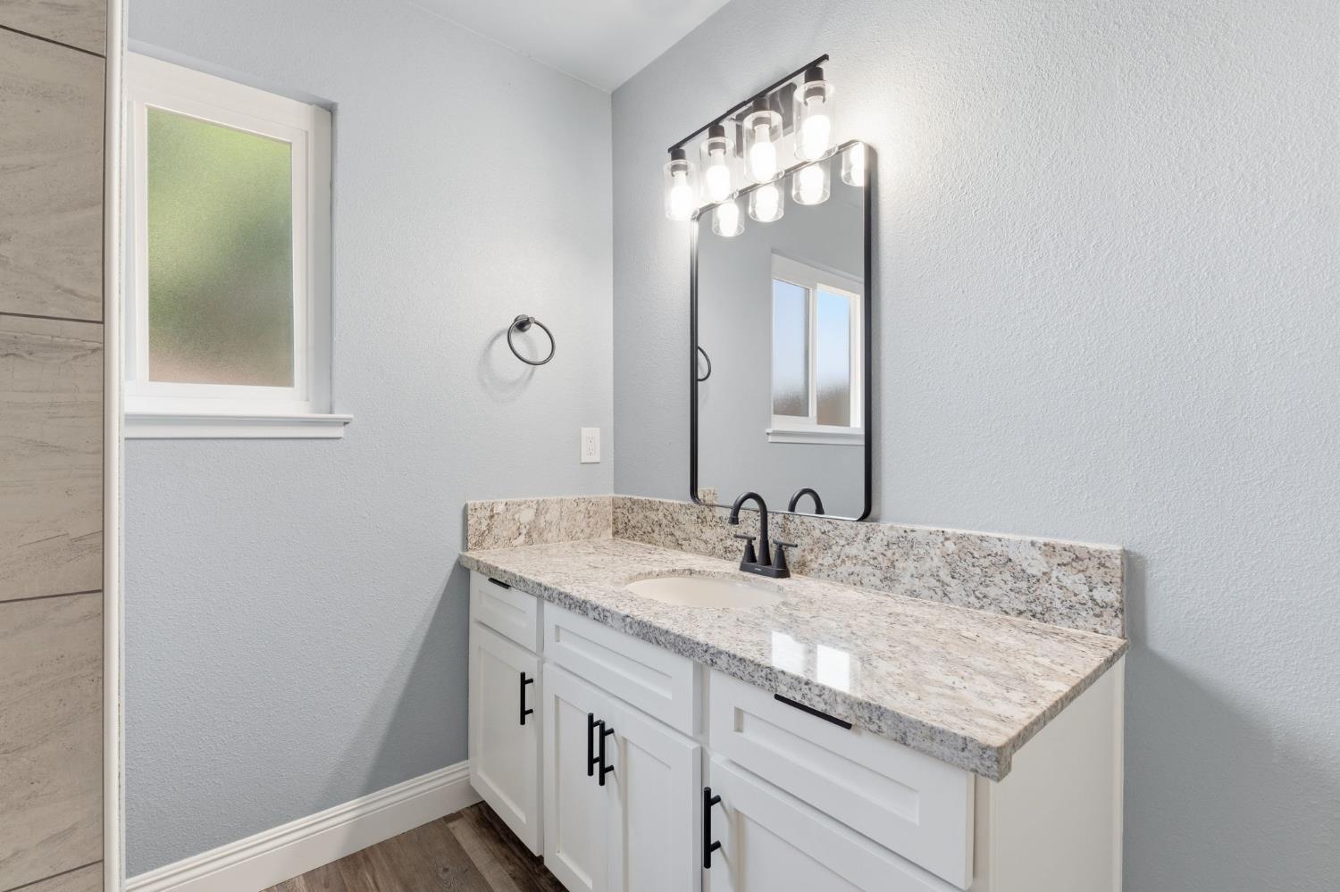 343 N Orangewood Ave, Fresno, CA 93727