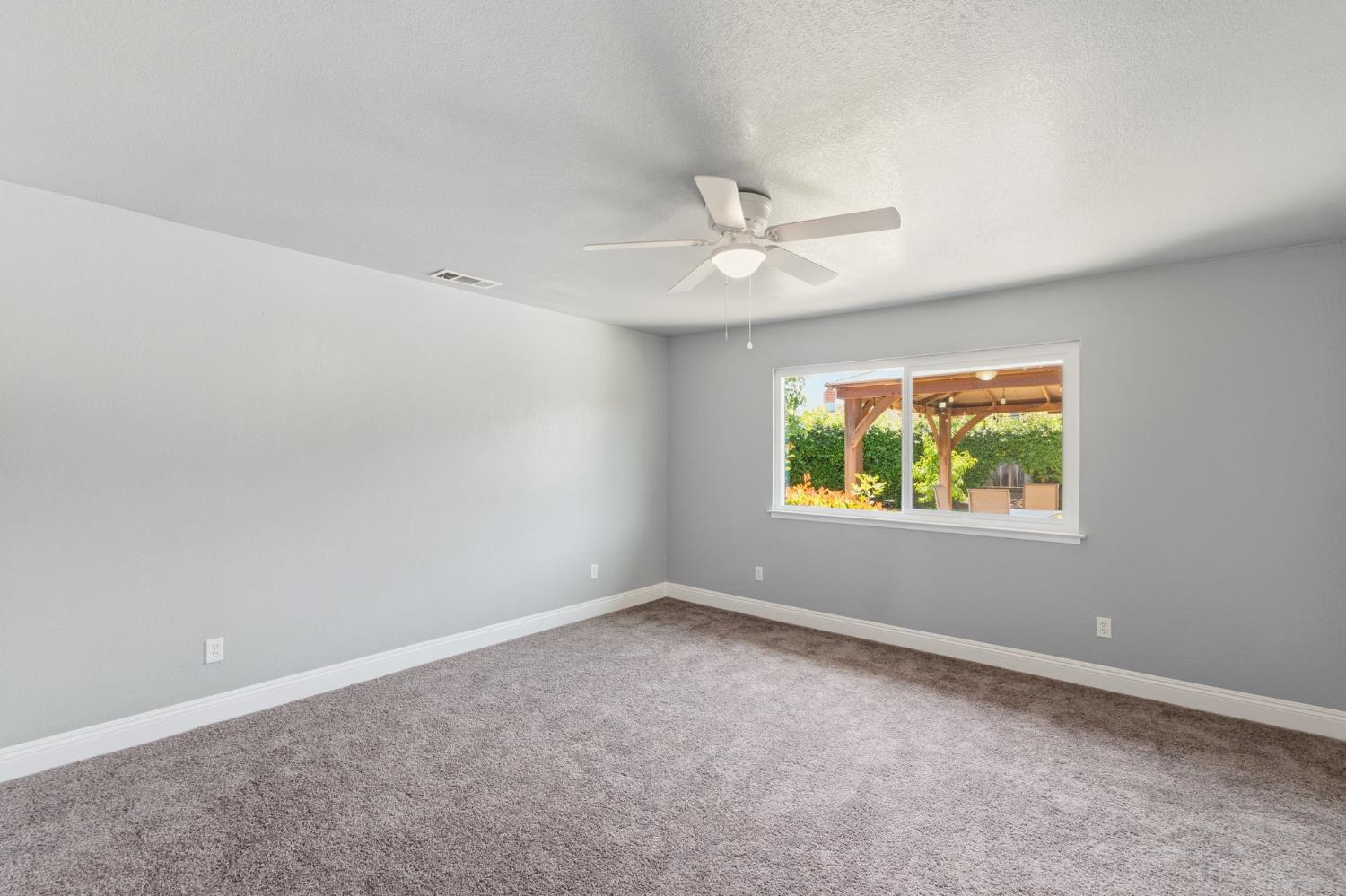 343 N Orangewood Ave, Fresno, CA 93727