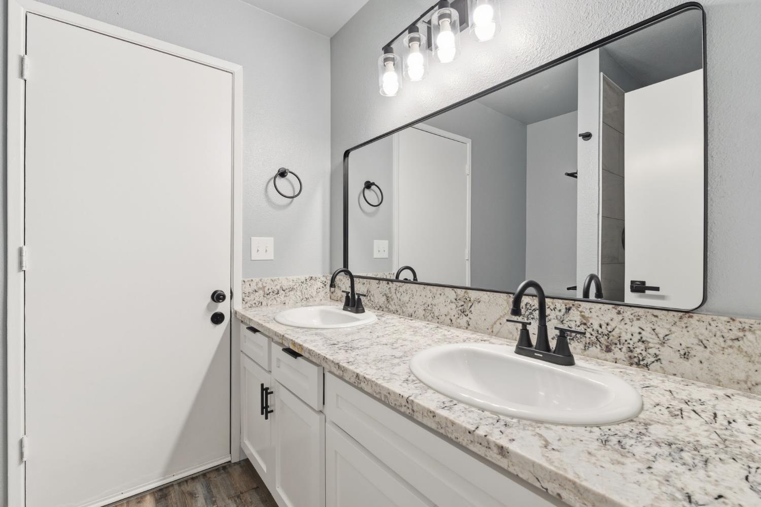 343 N Orangewood Ave, Fresno, CA 93727
