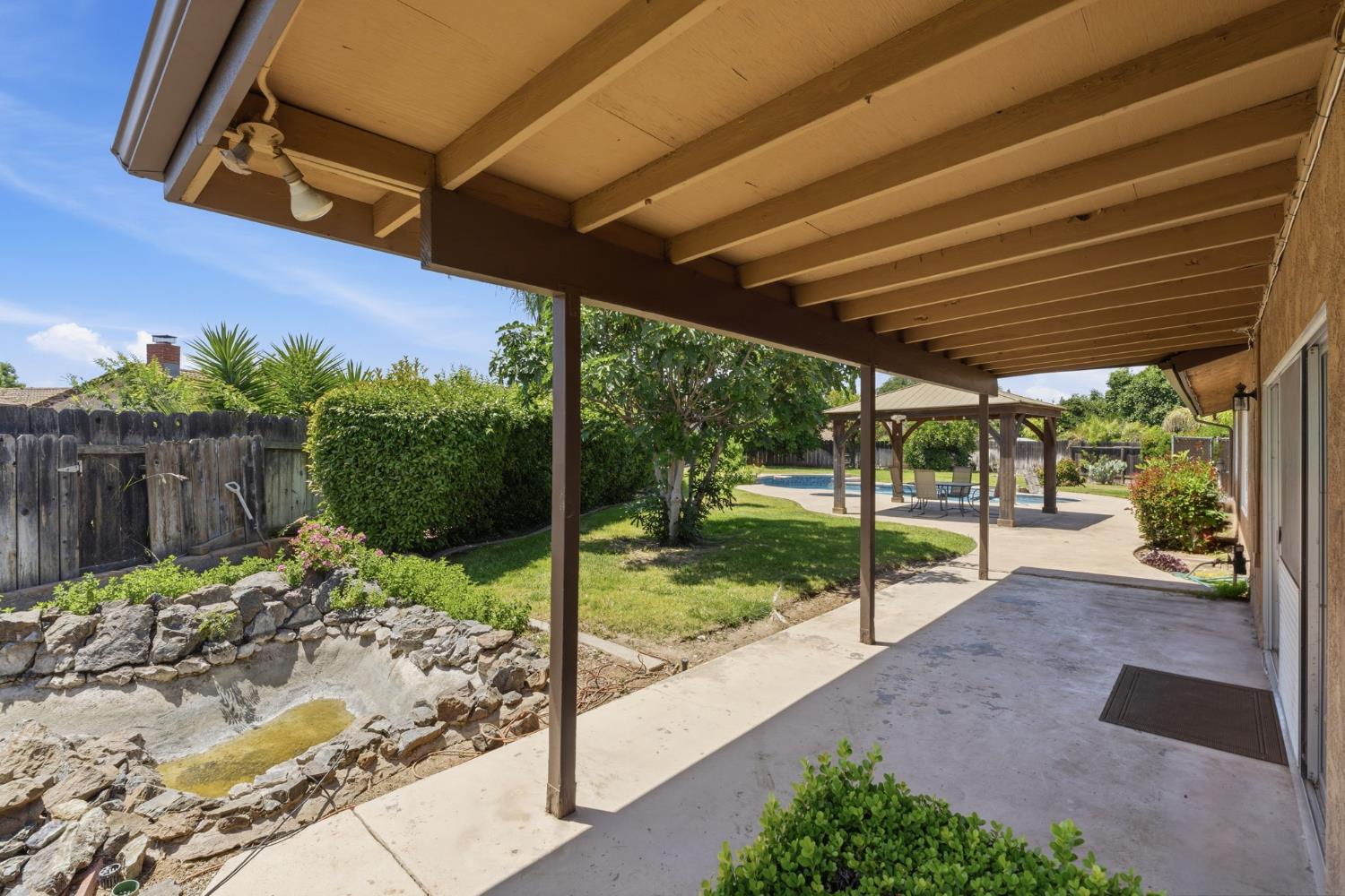 343 N Orangewood Ave, Fresno, CA 93727