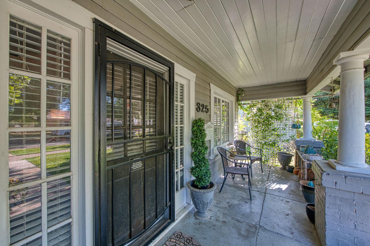 325 E Simpson Ave, Fresno, CA 93704