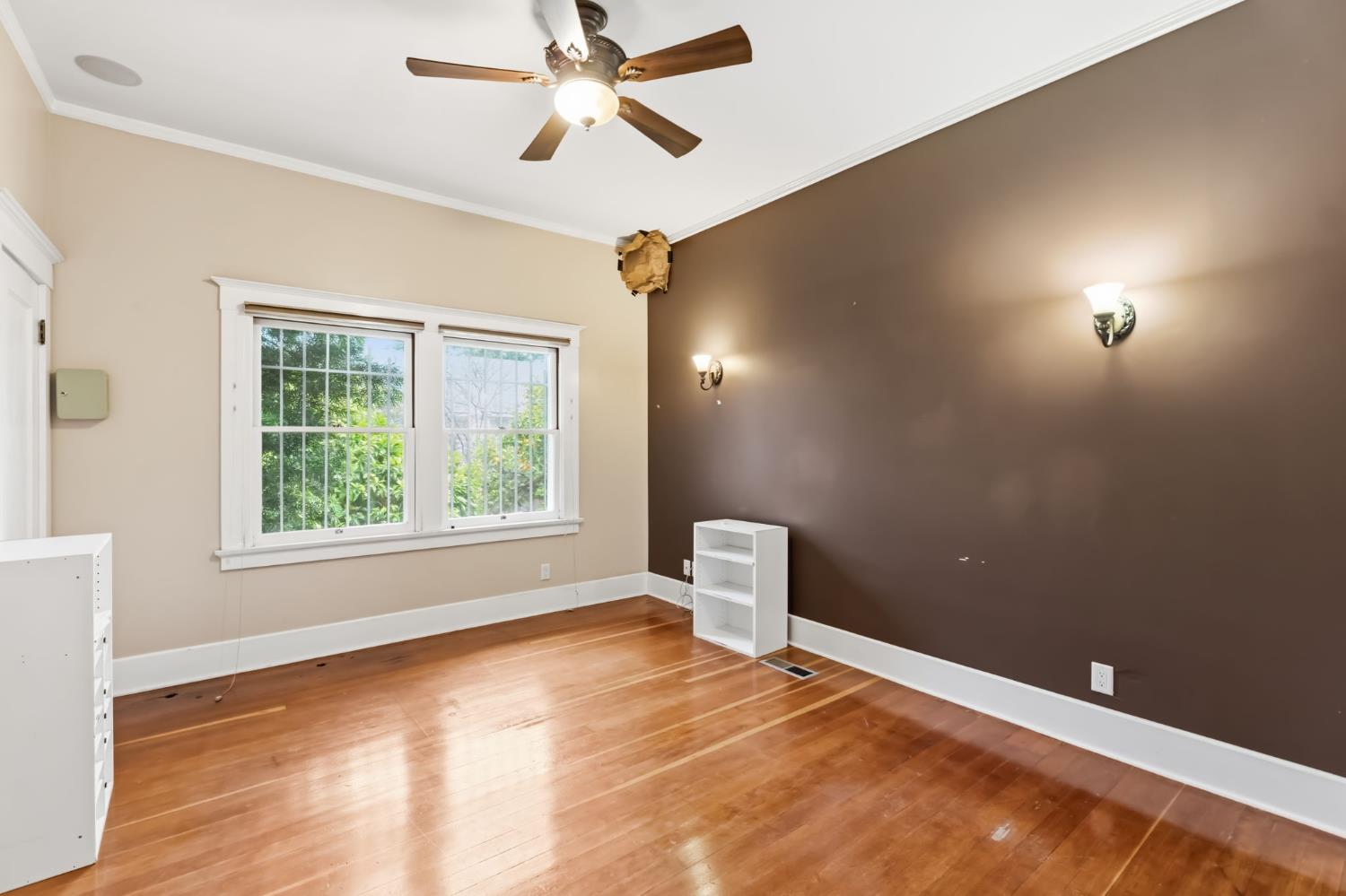 807 N Van Ness Ave, Fresno, CA 93728