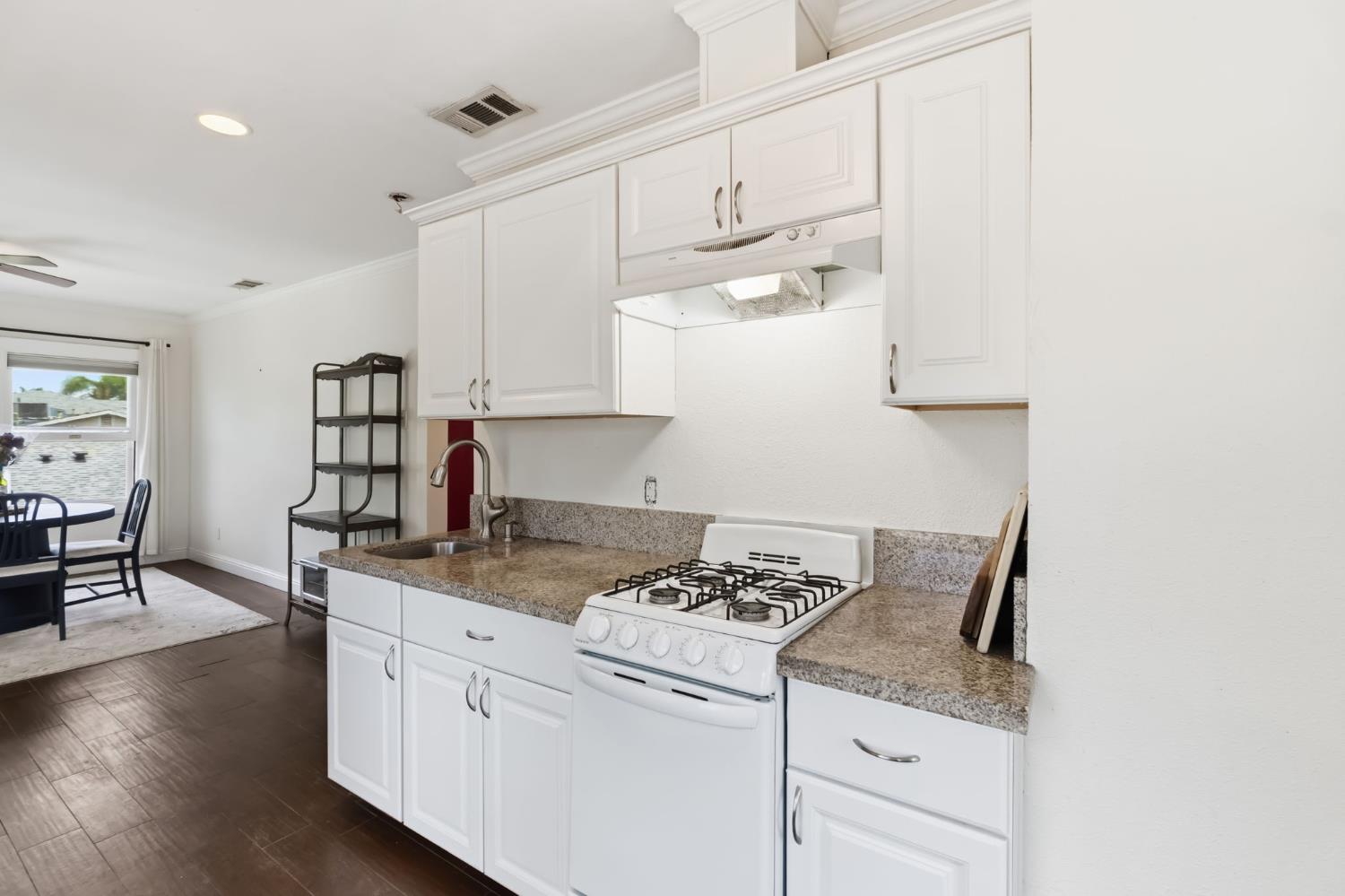 807 N Van Ness Ave, Fresno, CA 93728